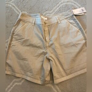 New Directions Chino Shorts Puddy NWT 16